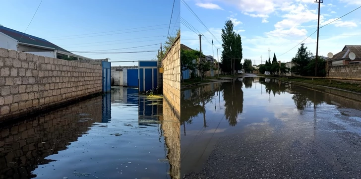 Сточные воды парализовали жизнь на улице в бакинском поселке — когда решат проблему?