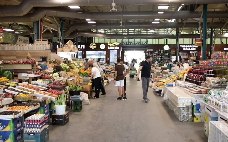 В Азербайджане напомнили о требованиях к продаже мяса, молока и яиц на рынках