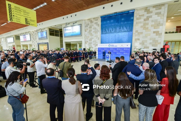 В Баку проходит церемония открытия водной недели