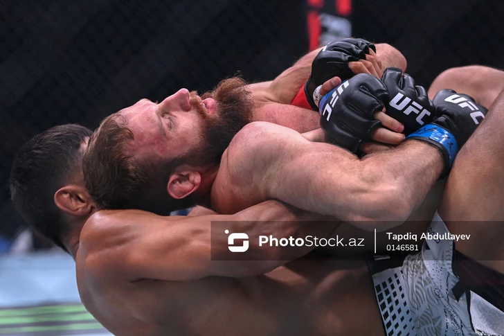 Media.az - Новости Азербайджана - В Баку прошел турнир UFC Fight Night: Рафаэль Физиев одержал победу в главном бою основного карда