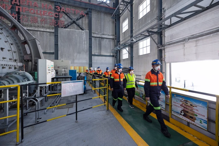 Азербайджанская делегация ознакомилась с работой золотого рудника и завода в Кыргызстане