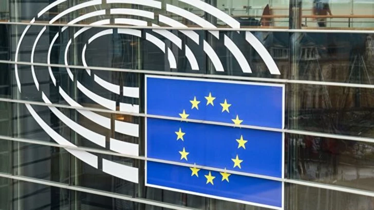 Европарламент поддержал полный запрет на импорт на российские газ, нефть и нефтепродукты
