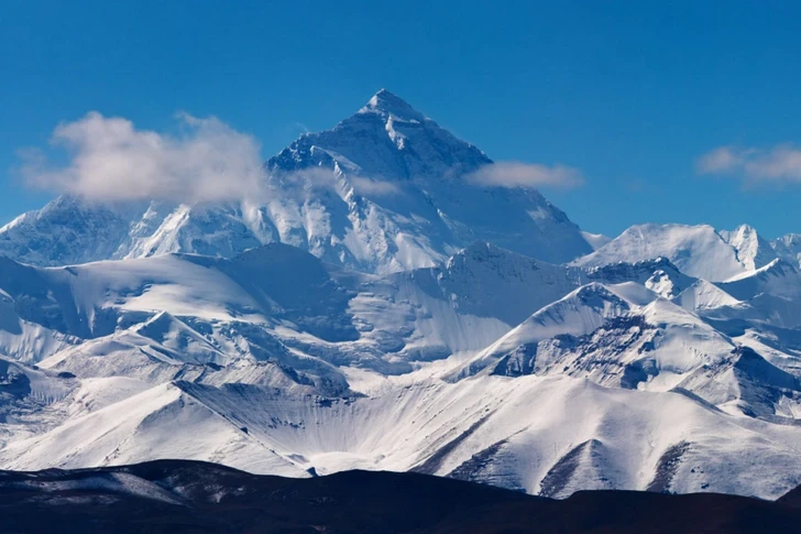 Непал ограничит количество разрешений на восхождение на Эверест - ПРИЧИНА