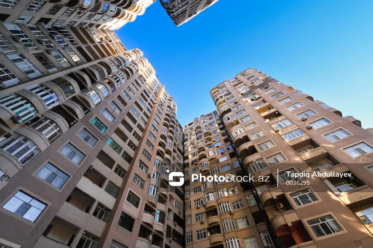 Рынок недвижимости Баку: цены завышены на 30%, а квартиры зависают на рынке годами