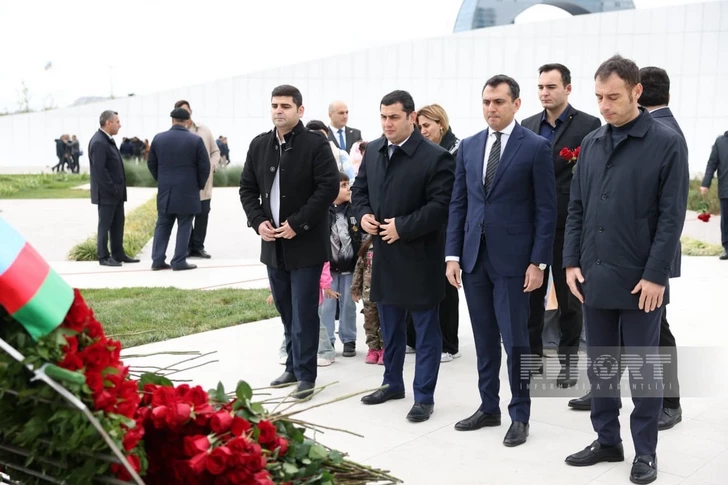 Media.az - Новости Азербайджана - Граждане Азербайджана чтут память шехидов в Парке Победы