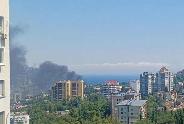 В порту Ялты зафиксированы стрельба и крупный пожар