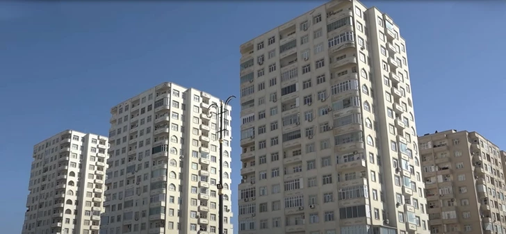 Восемь лет без права собственности: жители бакинского ЖК не могут получить купчие на свои квартиры