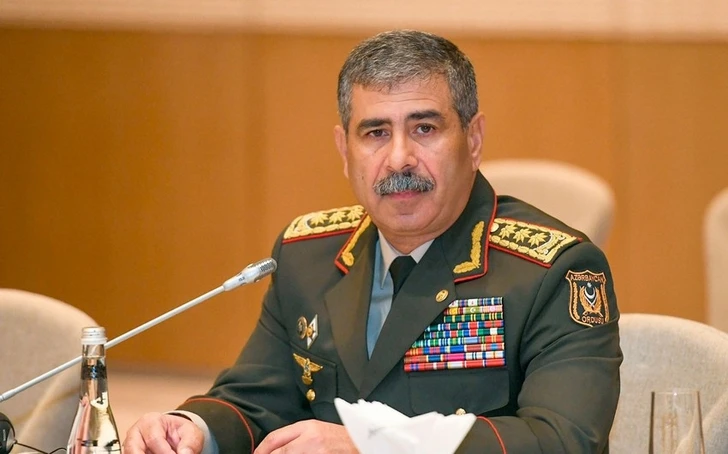 Министр обороны Азербайджана совершает визит в Венгрию