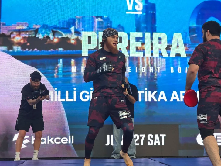 Media.az - Новости Азербайджана - Звезды UFC провели открытую тренировку на Бакинском бульваре