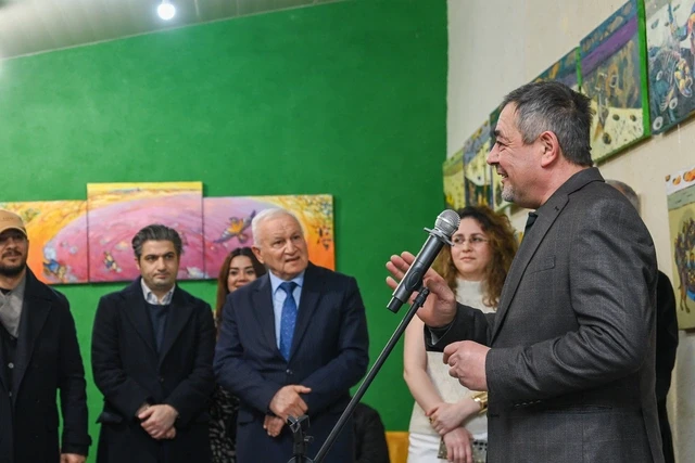 Media.az - Новости Азербайджана - В Баку состоялось открытие галереи Asiman и презентация серии картин Susuzluq