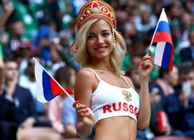 Самая красивая болельщица России оказалась порноактрисой (18+)