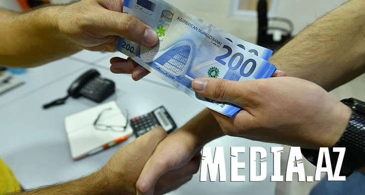 Кто должен первым заговорить о повышении зарплаты в Азербайджане - работник или компания?