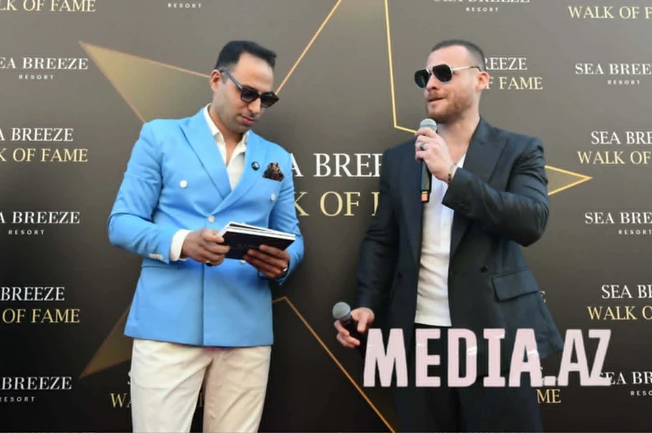 Media.az - Новости Азербайджана - Керем Бюрсин получил именную звезду на Sea Breeze Walk of Fame