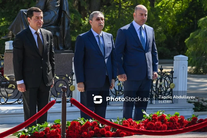 Media.az - Новости Азербайджана - В Азербайджане почтили память общенационального лидера Гейдара Алиева