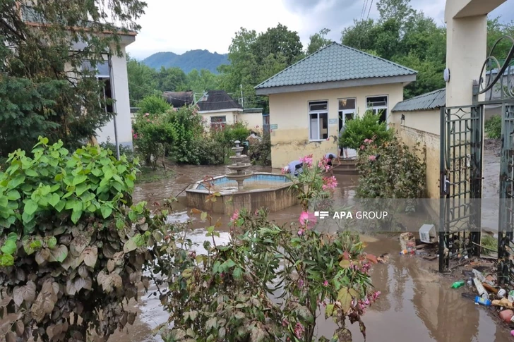Media.az - Новости Азербайджана - Дворы ушли под воду: сильные ливни вызвали сель в Габале