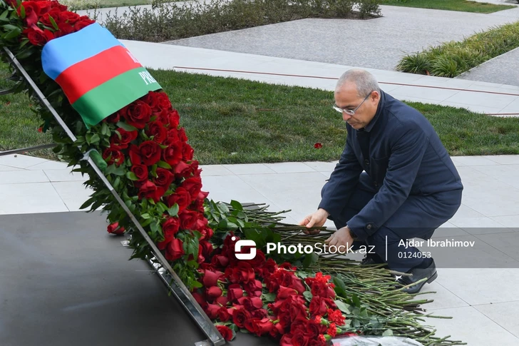 Media.az - Новости Азербайджана - Официальные лица государства и правительства посетили Парк Победы по случаю Дня памяти