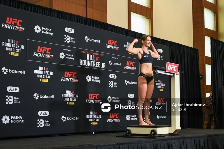 Стартовала официальная церемония взвешивания участников турнира UFC в Баку