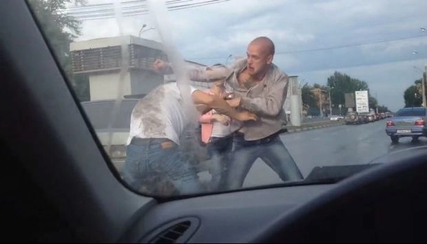 Азербайджанец избил водителя в Петербурге