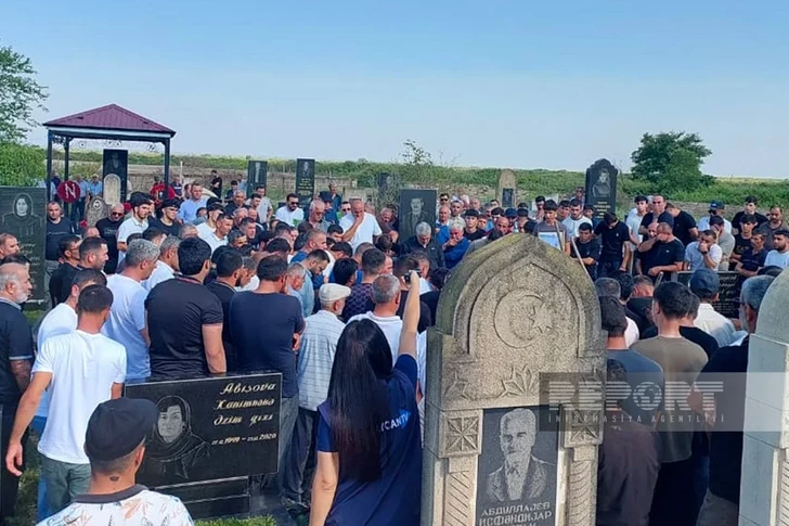 В Лянкяране простились с капитаном, погибшим при атаке беспилотника у берегов Одессы