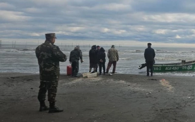 Найдено тело одного из пропавших в акватории Каспийского моря рыбаков