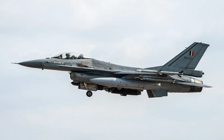 Румыния поднимает в небо истребители F-16 из-за нарушения воздушного пространства