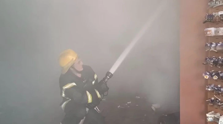 Media.az - Новости Азербайджана - Пожар в центре Баку полностью потушен