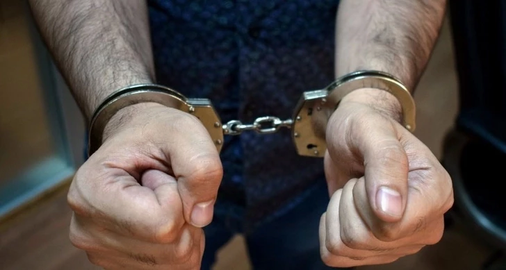 В Баку раскрыты кражи золота и 15 000 манатов