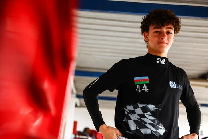 Юный азербайджанский пилот покоряет Formula 4, но ему нужна финансовая поддержка