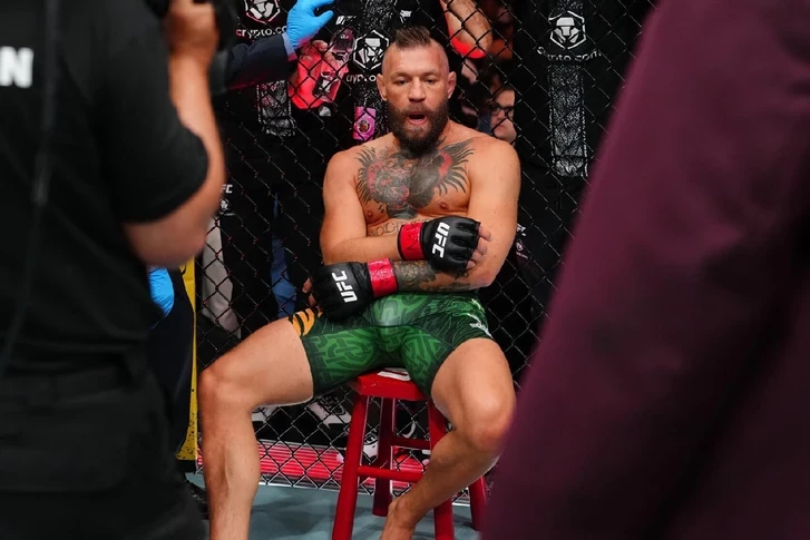 Конор Макгрегор выбыл из UFC из-за травмы