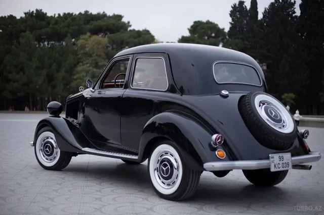 В Азербайджане выставлен на продажу уникальный Mercedes-Benz 1938 года за 650 000 манатов