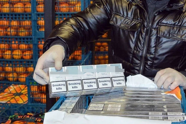 В Баку обнаружены безакцизные сигареты почти на 300 000 манатов: арестованы три человека