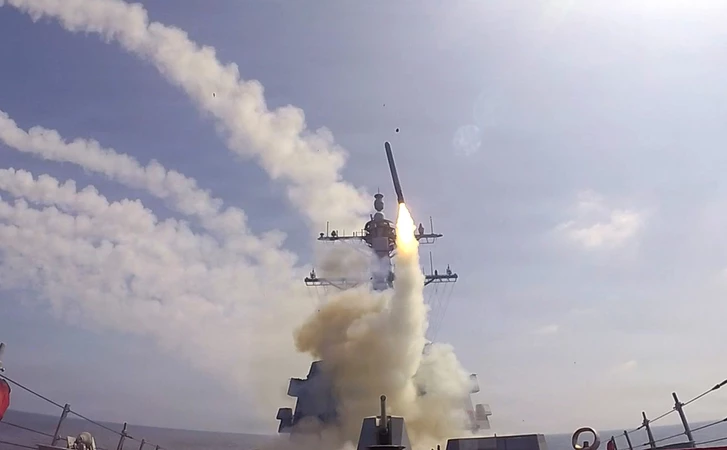 США нанесли удары по объектам в Иране и Ормузском проливе