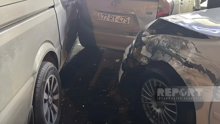 В Сумгайыте произошло массовое ДТП: Opel врезался в припаркованные автомобили