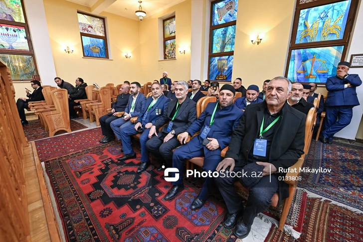 Media.az - Новости Азербайджана - Межрелигиозный диалог: участники Форума религиозных деятелей в Баку посетили синагогу горских евреев