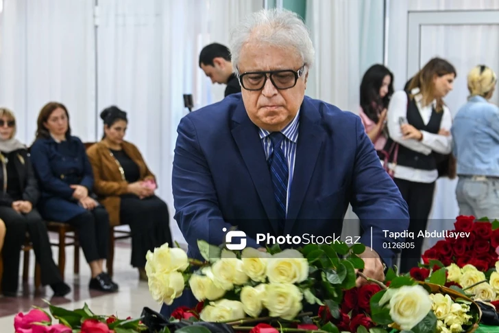 Фархад Бадалбейли: Амина Юсифгызы ни перед кем не преклоняла голову