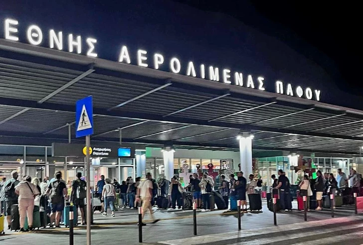 На Кипре эвакуировали аэропорт Пафос после обнаружения дрона в запретной зоне