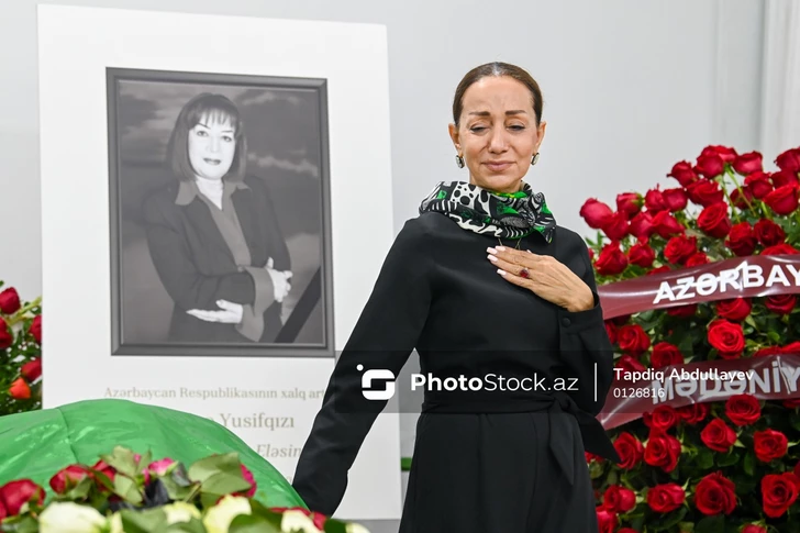 Тарана Мурадова: Амина Юсифгызы ушла из жизни, читая стихи