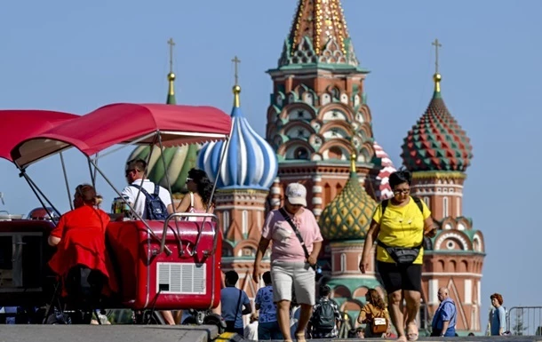 В России хотят запретить мигрантам работать в школах, больницах и такси