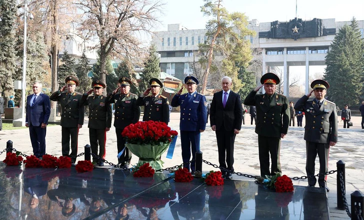 Media.az - Новости Азербайджана - Министр обороны АР обсудил военное сотрудничество с Казахстаном.