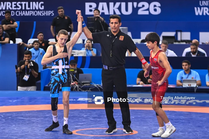 Тунар Гасанов уступил в четвертьфинале чемпионата мира U-17 по вольной борьбе в Баку