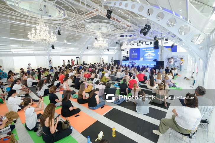 Йога, медитация и саморазвитие: в Баку проходит второй день фестиваля Nine Senses Fest 2026