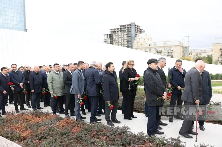 Media.az - Новости Азербайджана - Граждане Азербайджана чтут память шехидов в Парке Победы
