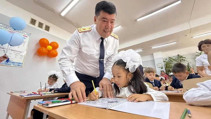 Почему полиция Алматы перешла на усиленный режим в школах?
