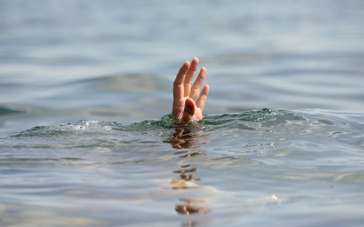 Водолазы нашли тело утонувшего в Джейранбатанском водоканале подростка