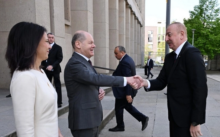 Проживающие в ФРГ азербайджанцы с большим воодушевлением встретили Президента Ильхама Алиева