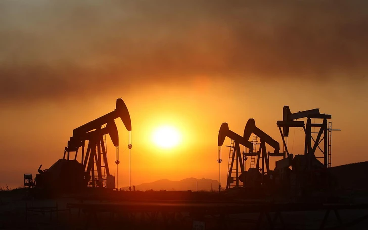 Нефть марки Brent подешевела более чем на 2%
