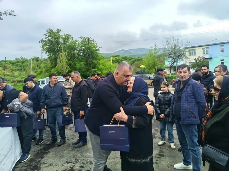 Media.az - Новости Азербайджана - Очередной караван бывших вынужденных переселенцев прибыл в Ходжавенд