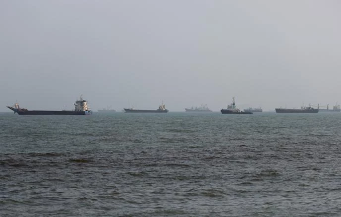В Ормузском проливе два танкера подорвались на минах