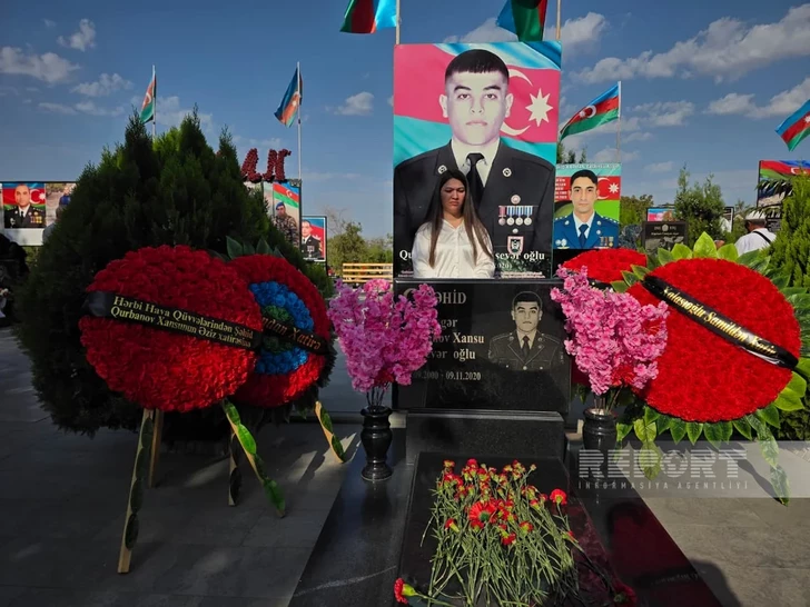 Media.az - Новости Азербайджана - День памяти в Нахчыване: к могилам шехидов возлагают цветы