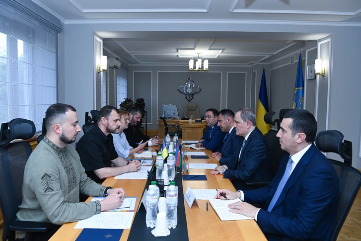 Джейхун Байрамов провел в Киеве встречу с секретарем СНБО Украины